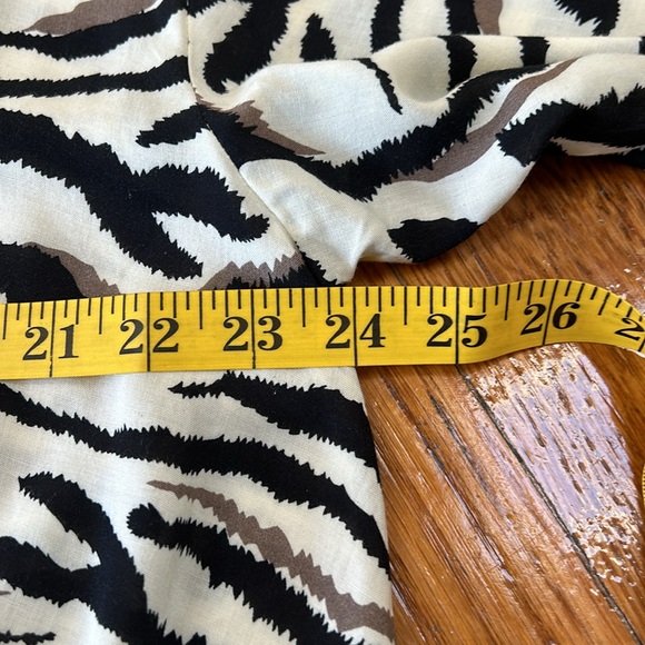 Kori America animal print top. Size Large. Cream and black. Great condition. - Picture 7 of 10